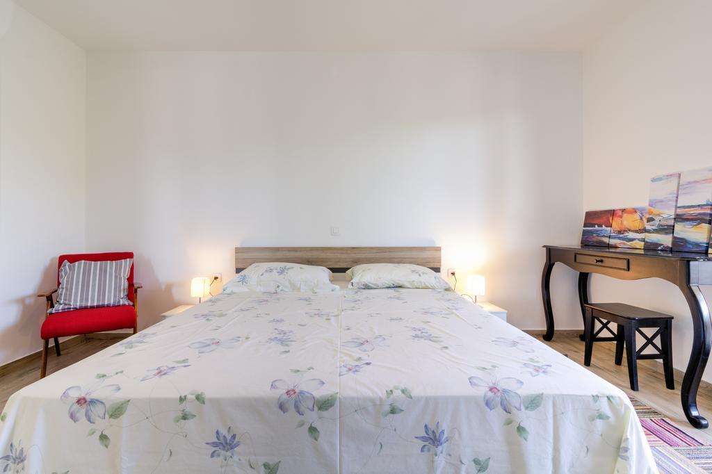Apartments Ester Victoria Медулин Екстериор снимка