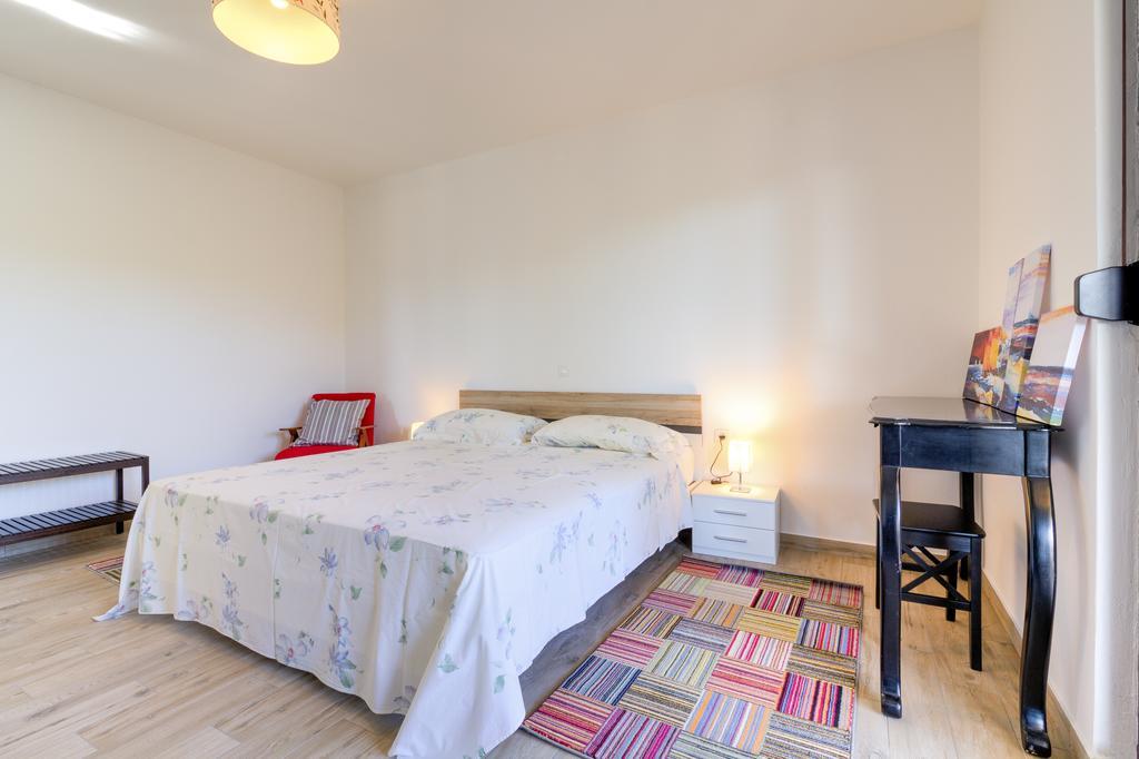 Apartments Ester Victoria Медулин Екстериор снимка