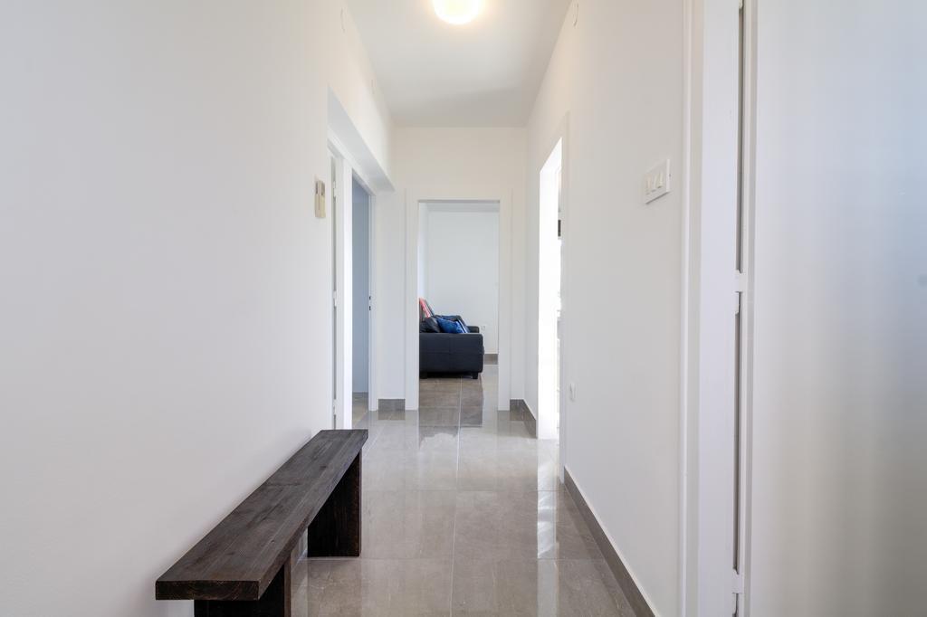 Apartments Ester Victoria Медулин Екстериор снимка
