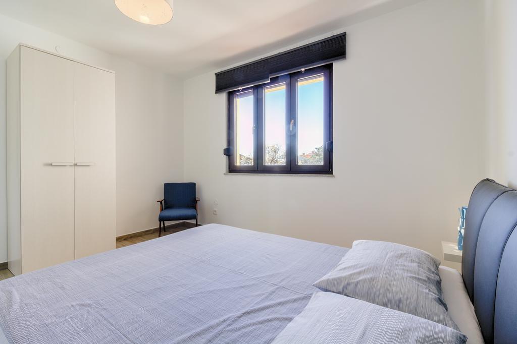 Apartments Ester Victoria Медулин Екстериор снимка