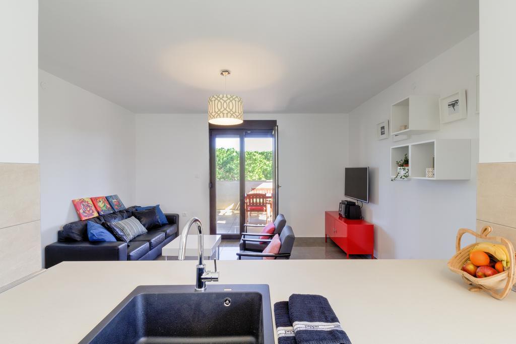 Apartments Ester Victoria Медулин Екстериор снимка