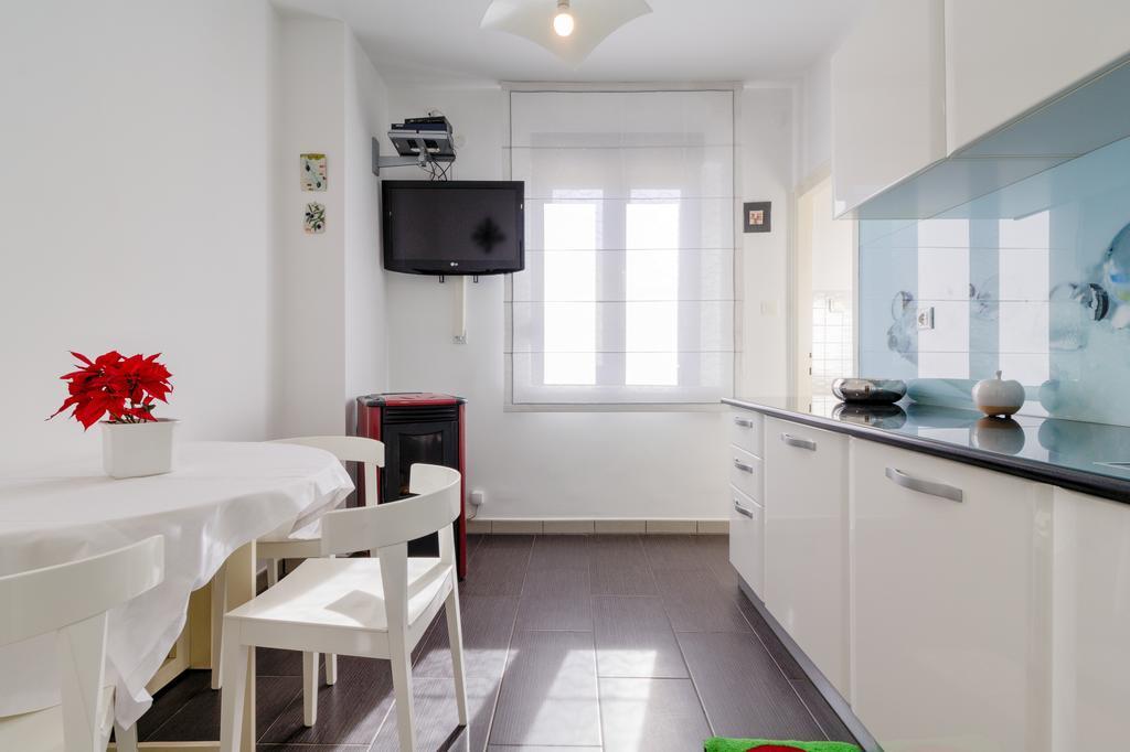 Apartments Ester Victoria Медулин Екстериор снимка